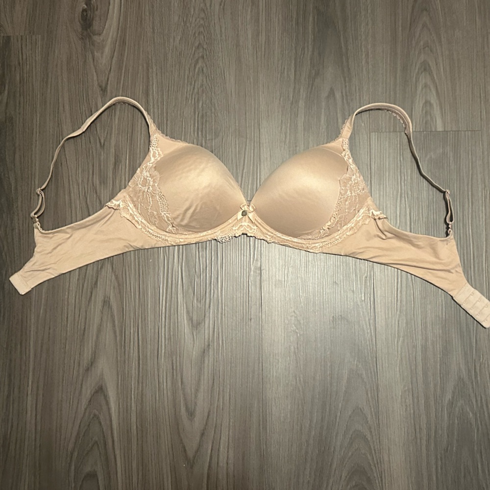 Victoria's Secret- Body by Victoria wireless lace bra